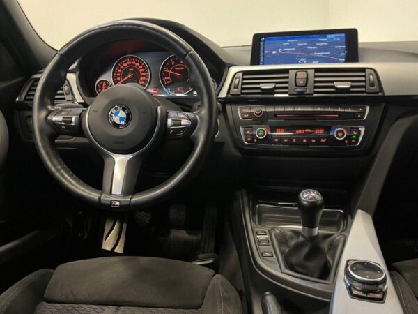 BMW Série 3 318D – Image 30