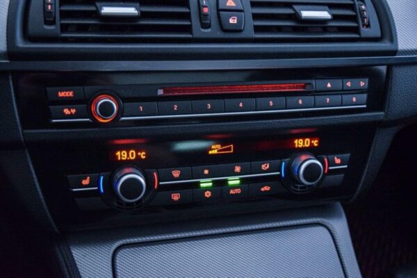 BMW Série 5 520D W SPORT – Image 7