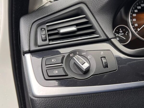 MW Serie-5 520D M-SPORT KEYLESS CRUISE NAVI XENON – Image 20
