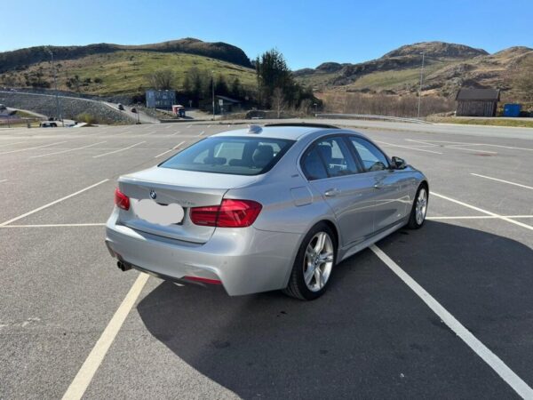 BMW Série 3 330E – Image 16