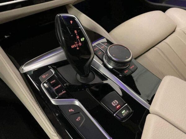 BMW Série 5 520d M-SPORT – Image 12
